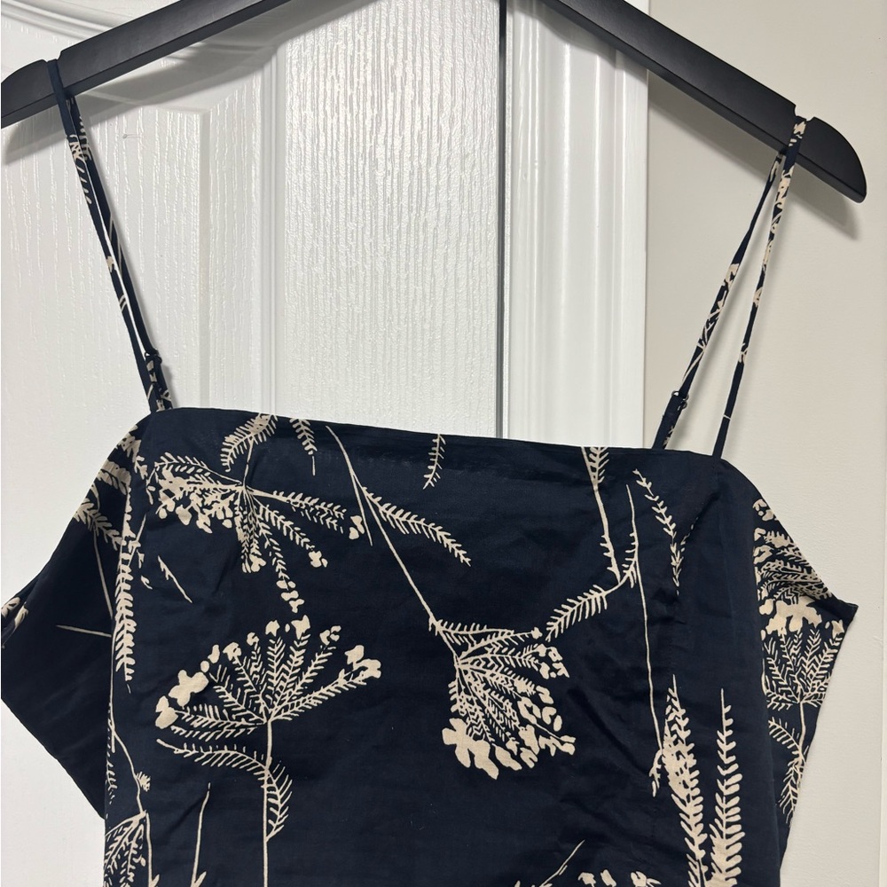 Banana Republic Floral Nacy Blue and Cream print Women's Top